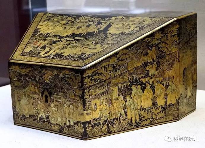 产品为西方定制其风格受西方影响很大广东工艺美术品一直以精美华丽